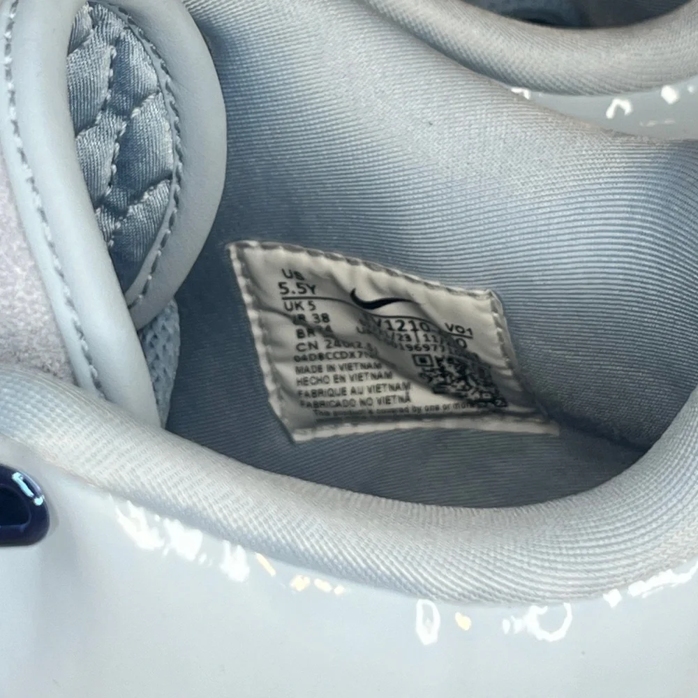 Nike
Lebron James 21 
Gs
NWOT - Picture 4 of 9